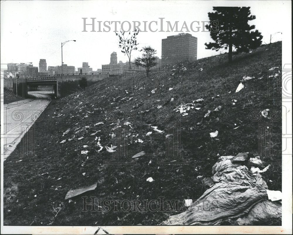 1979 Little Trash X-Way Piles Downtown Ramp - Historic Images