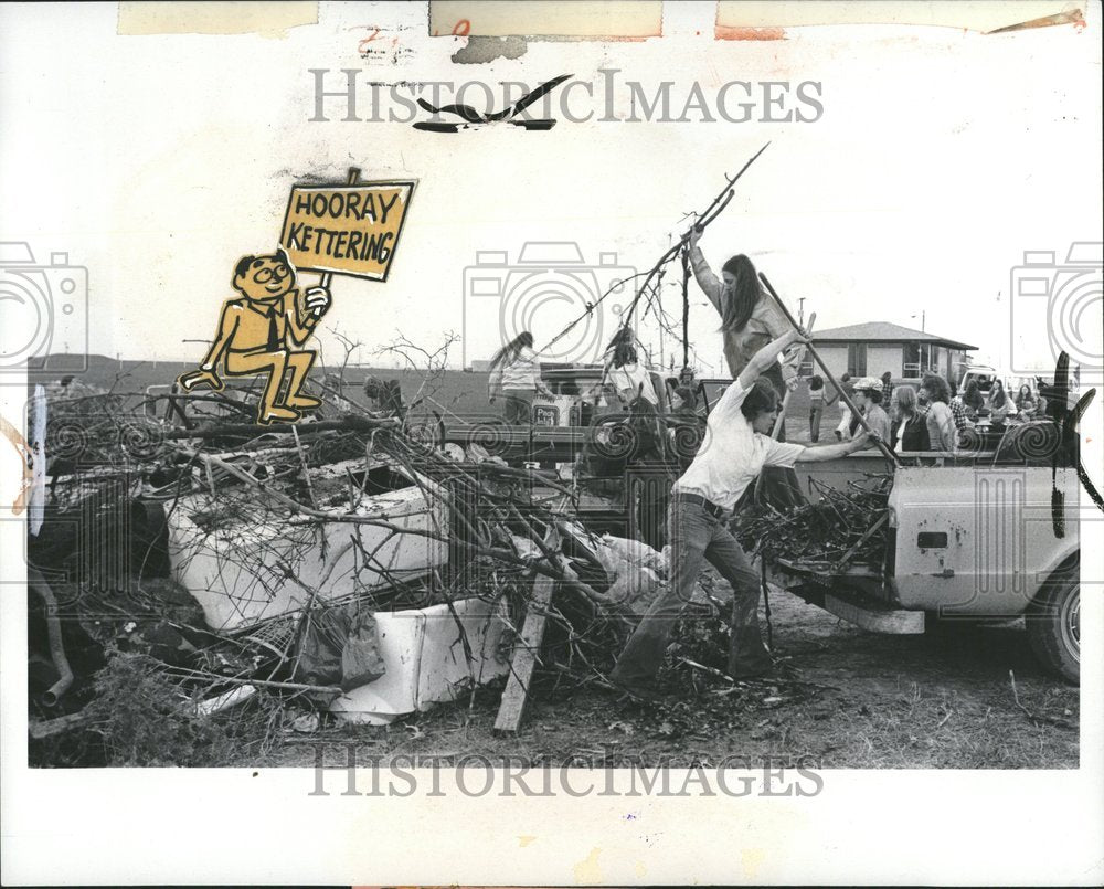 1974 Litter Cleaning Community Waterford - Historic Images