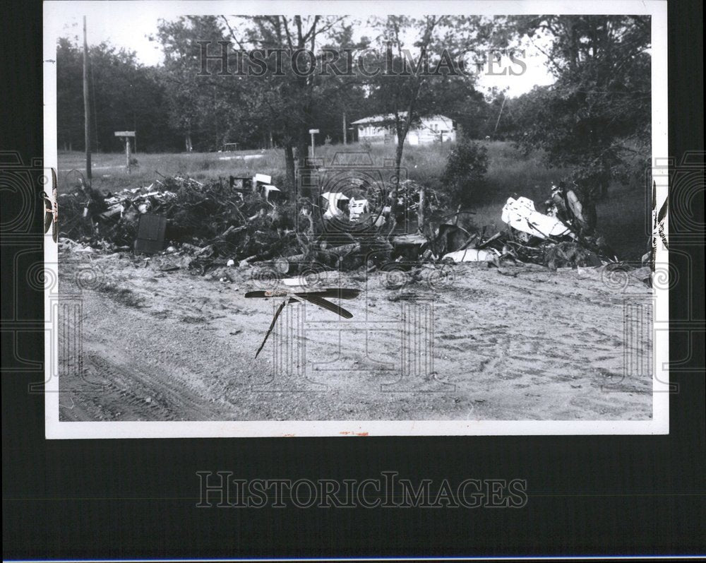 1969 Litter Trash Dumping Detroit - Historic Images