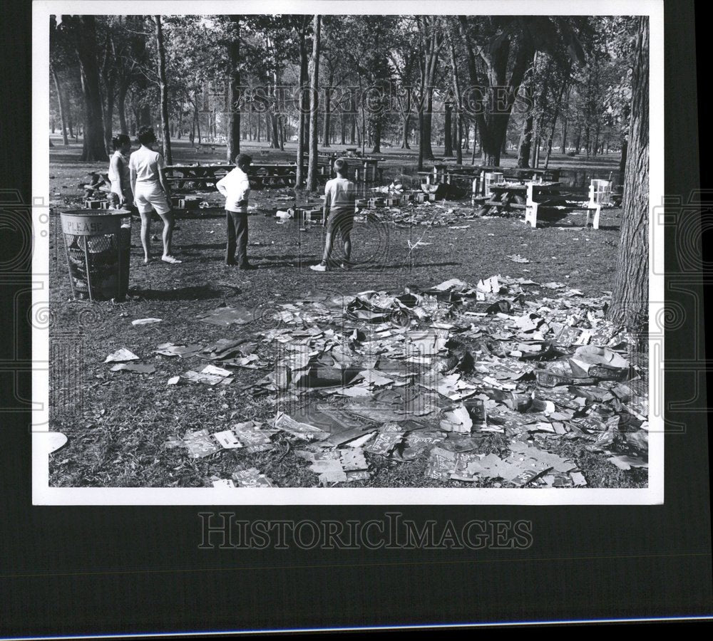 1969 Litter Party Chandler Park Detroit - Historic Images