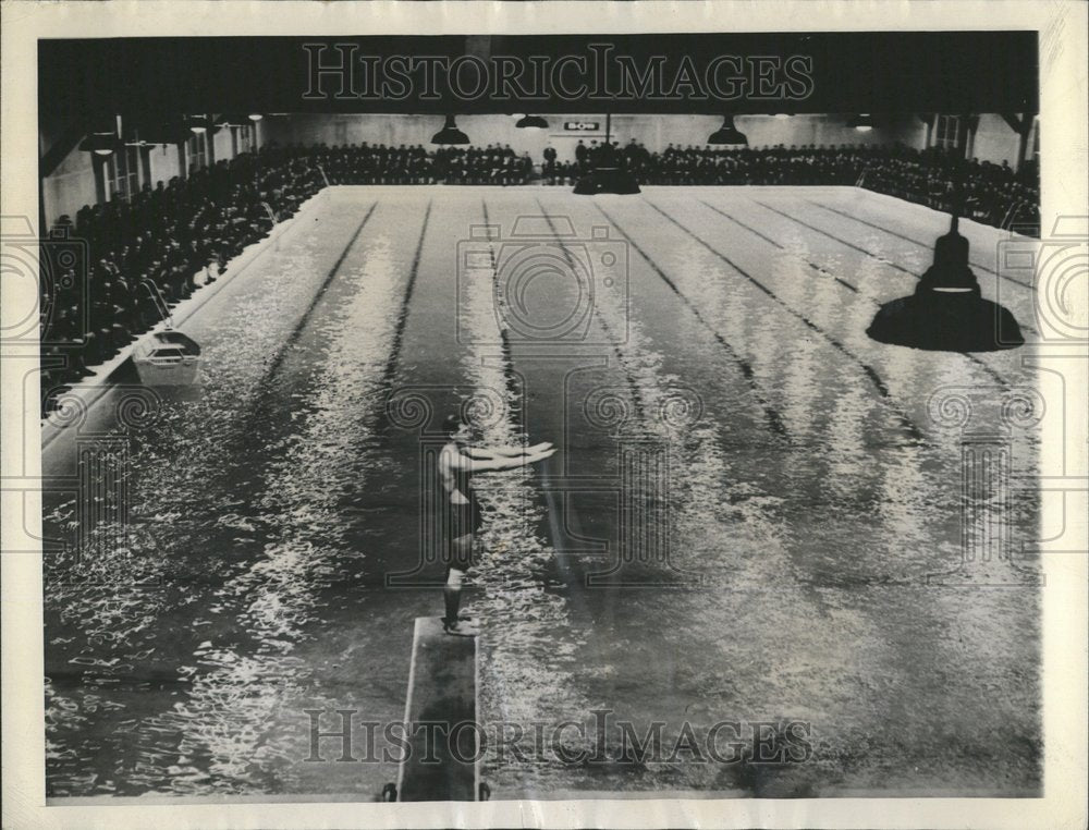 1943 World&#39;s Largest Indoor Pool Navy Base - Historic Images