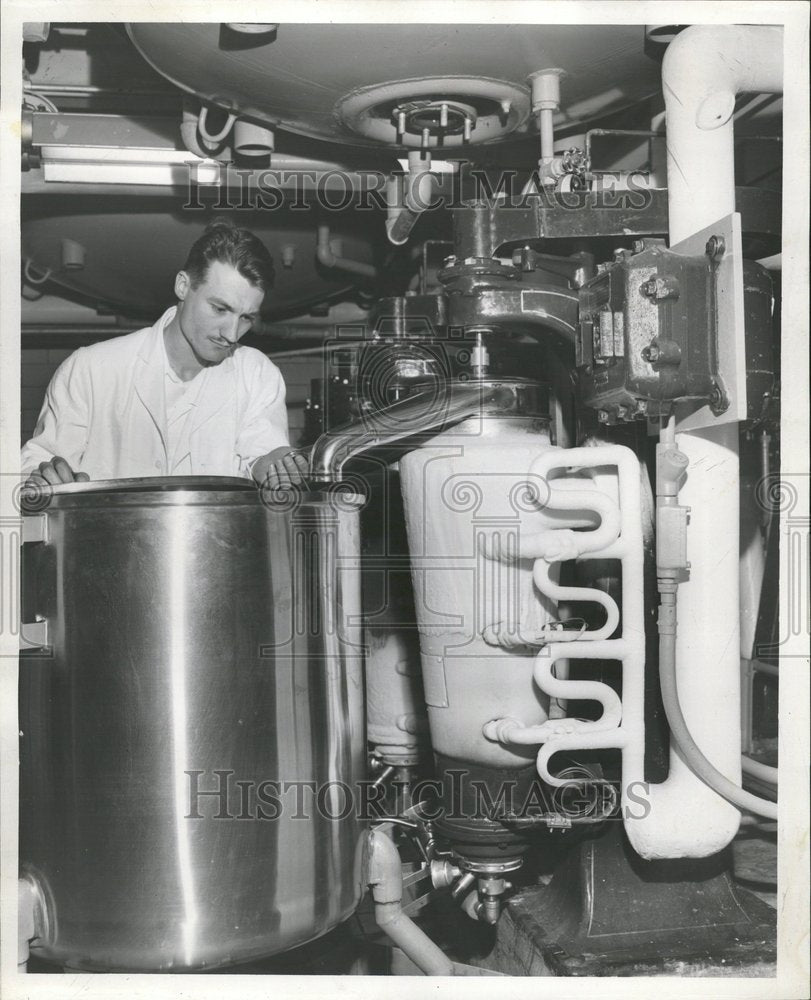 1953 Leo Rienks Temperature Batch Room - Historic Images