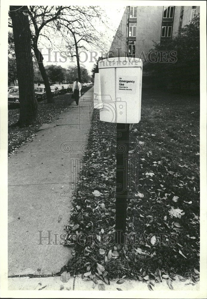 1981 Telephone Talk Sound Distance People - Historic Images