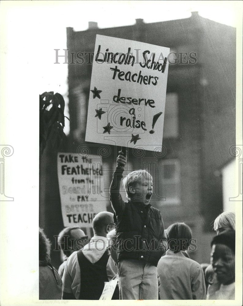 1983 Teachers Chicago Strike Pension Pay - Historic Images