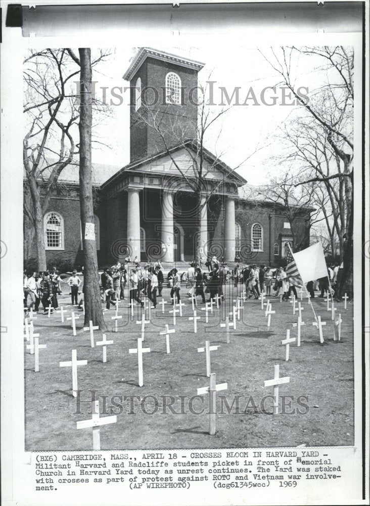 1969 Crosses Bloom Harvard Yard Militant - Historic Images