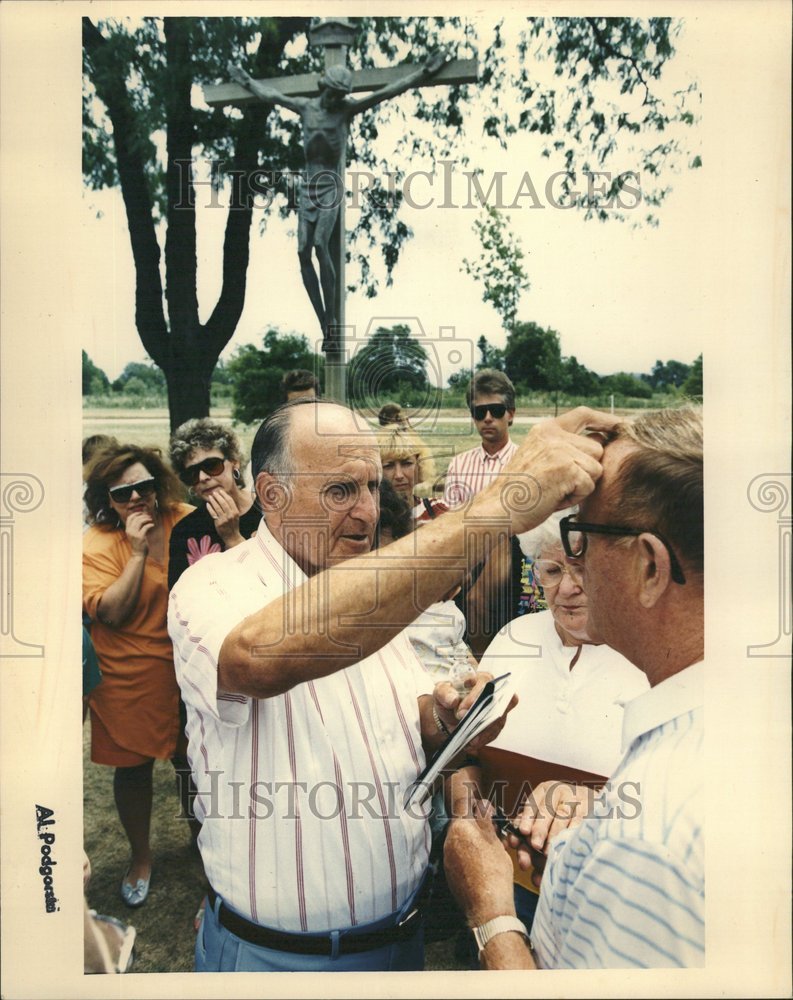 1991 Queen Heaven Cemetery Joe Beinhottz - Historic Images