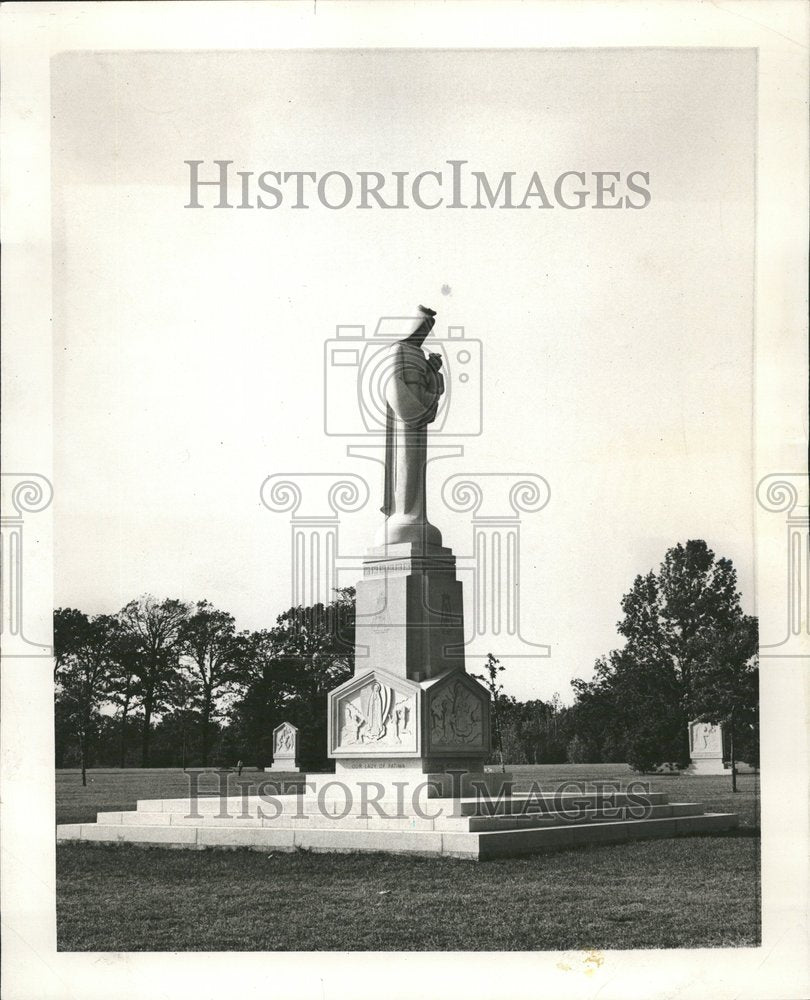 1956 Rosary Shrine Queen Of Heaven Cemetery - Historic Images