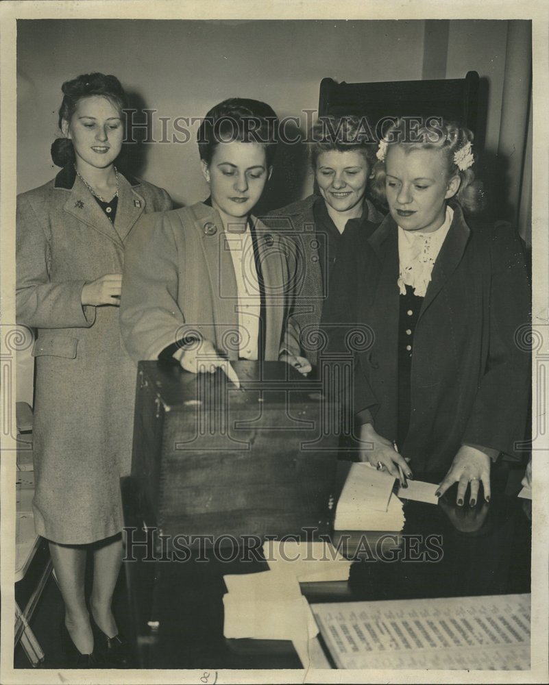 1945 Telephone Operators Strike Wages - Historic Images