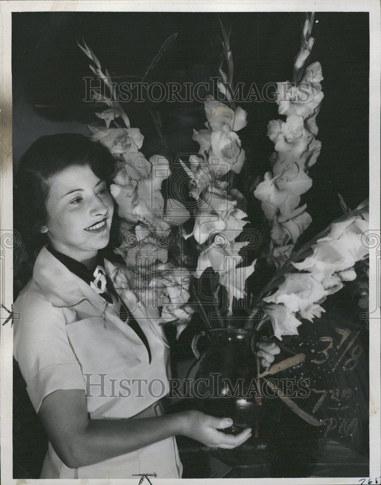 1935 Pretty Woman Holding Gladiolus Flowers - Historic Images