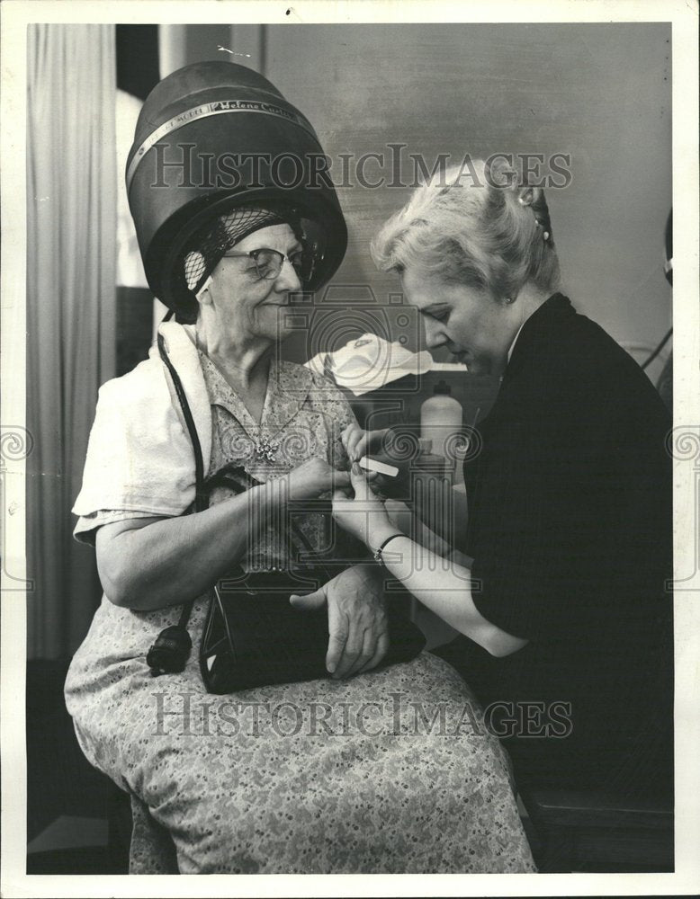 1960 Manicurist Trudy Maschietto Files Nail - Historic Images