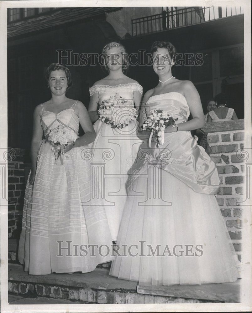 1956 Debutante Susan Gillis &amp; Lynn Johnston - Historic Images