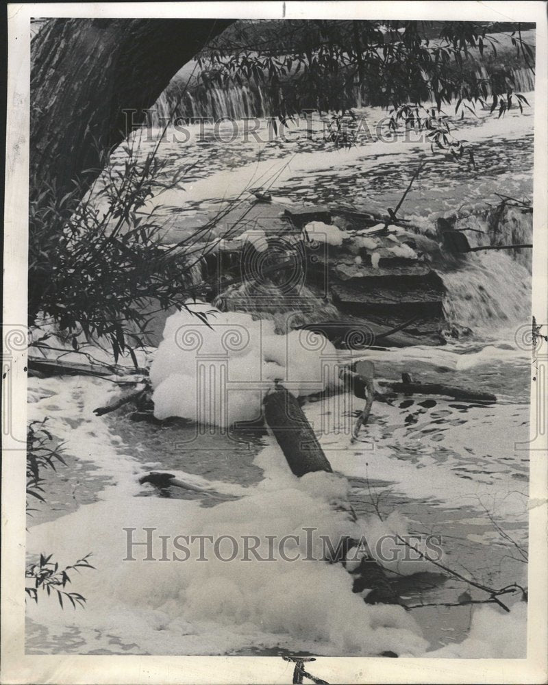 1963 Detergent Foams Des Plaines River - Historic Images