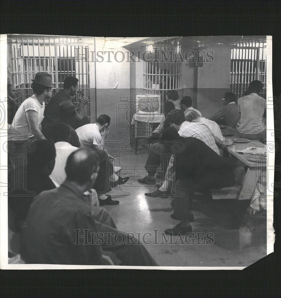 1960 Prisoners County Jailcell Debate Vice - Historic Images