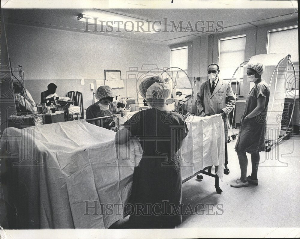 1969 Dr John A Boswick County Hospital Lloy - Historic Images