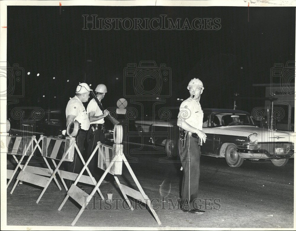 1964 Police Roadblock Riots Dixmoor Strike - Historic Images