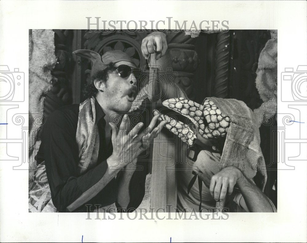 1976 Tom Towel Evil Michael Saad Volpone - Historic Images