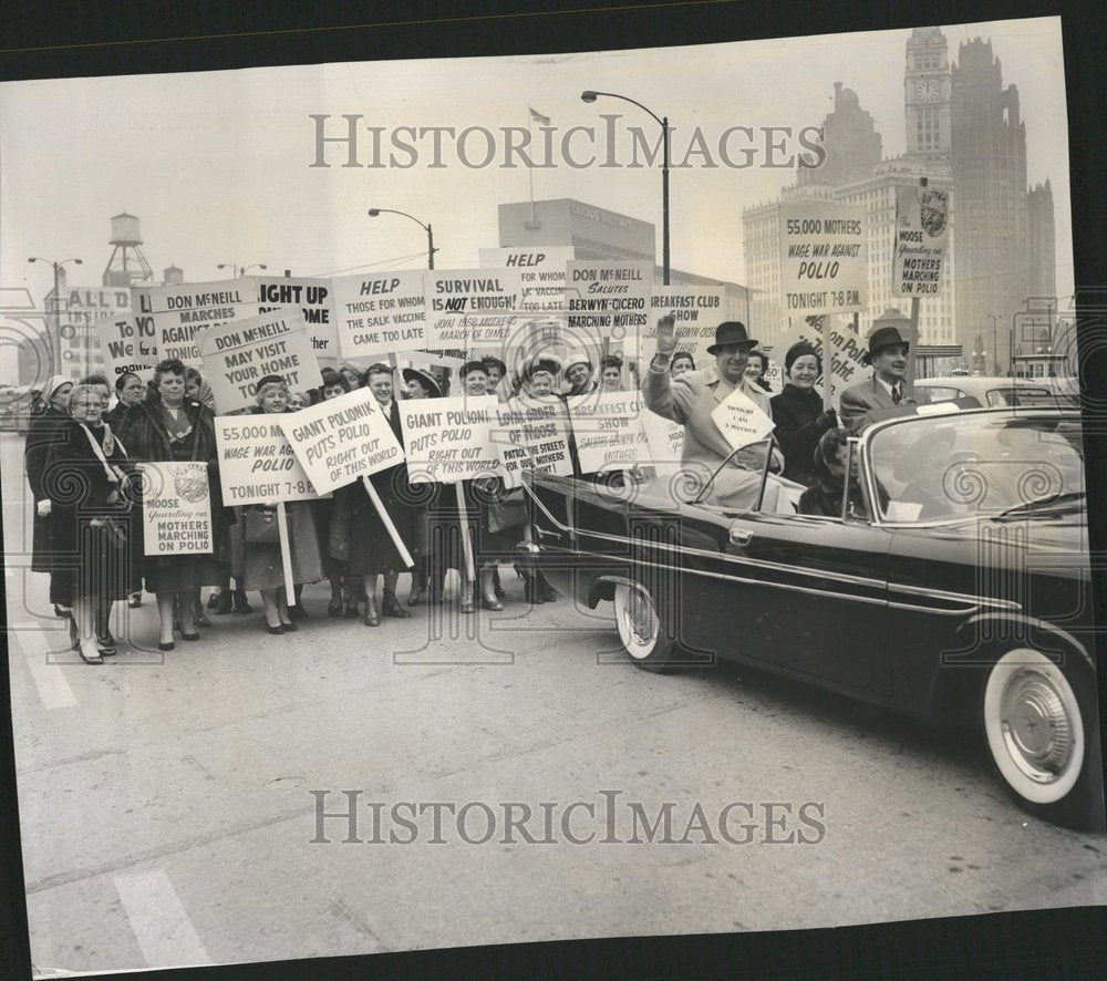 1958 Marching Mothers State Wacker Chicago - Historic Images