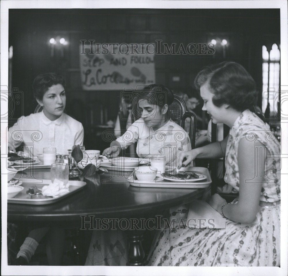 1957 Aiysha Hashmi Tertiary Institution Hil - Historic Images