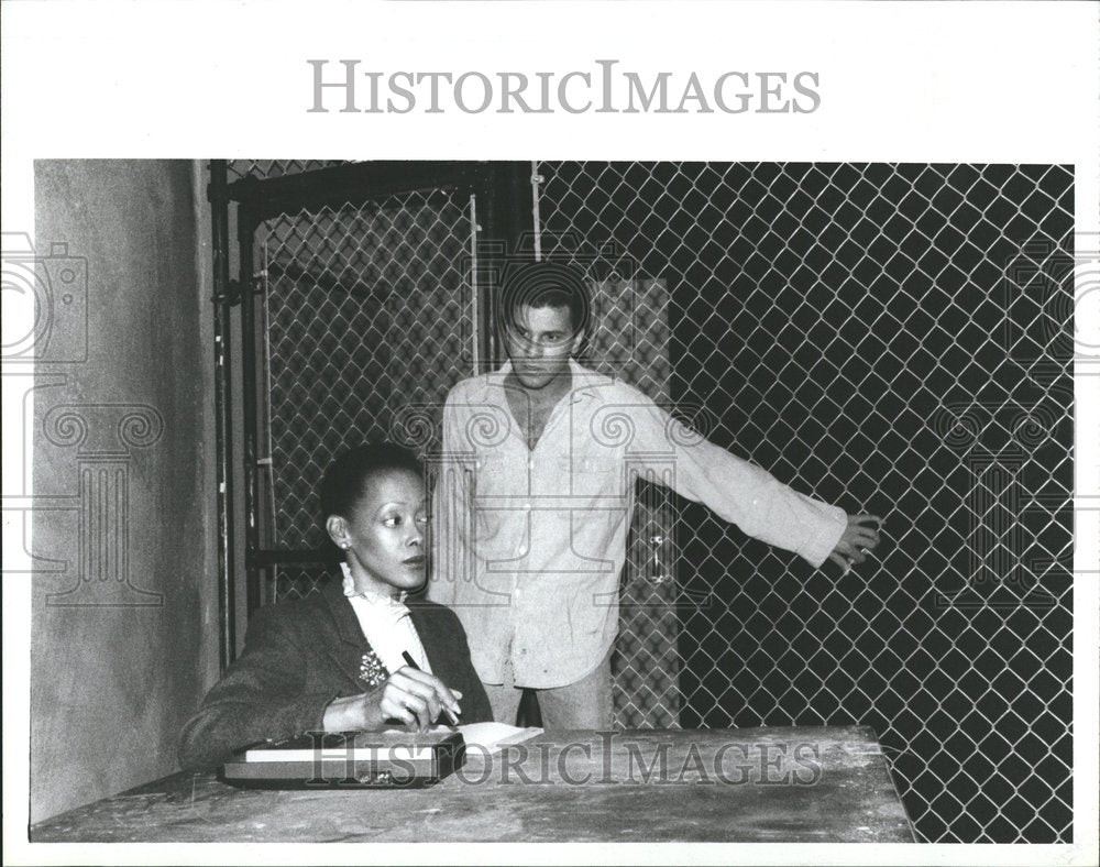 1988 Actors Thomas Galasso &amp; Jennifer Jones - Historic Images