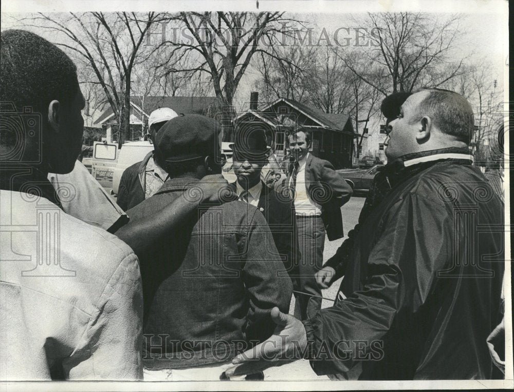 1970 Bill Shaw Handles Thornton School Riot - Historic Images