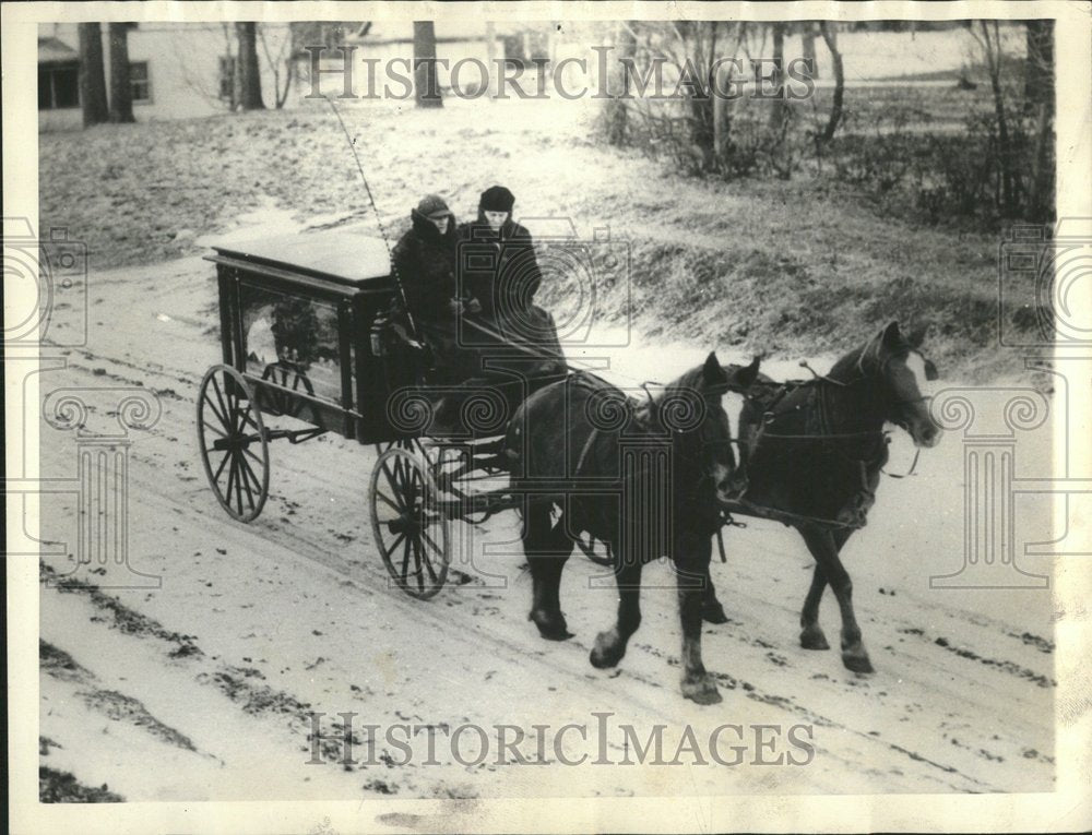 1935 Going Amish Horse Two Peoples Rad Tree - Historic Images
