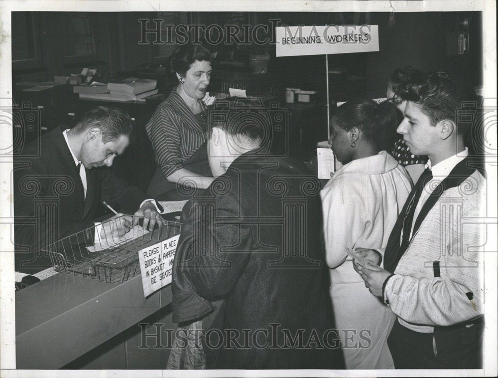 1959 Entering The Job Market Press Photo - Historic Images