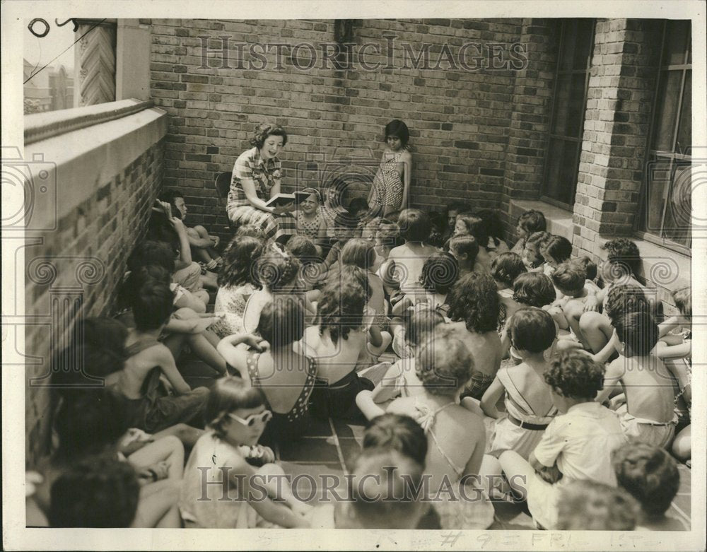 1937 Corrine Dearth Reads Story To Children - Historic Images
