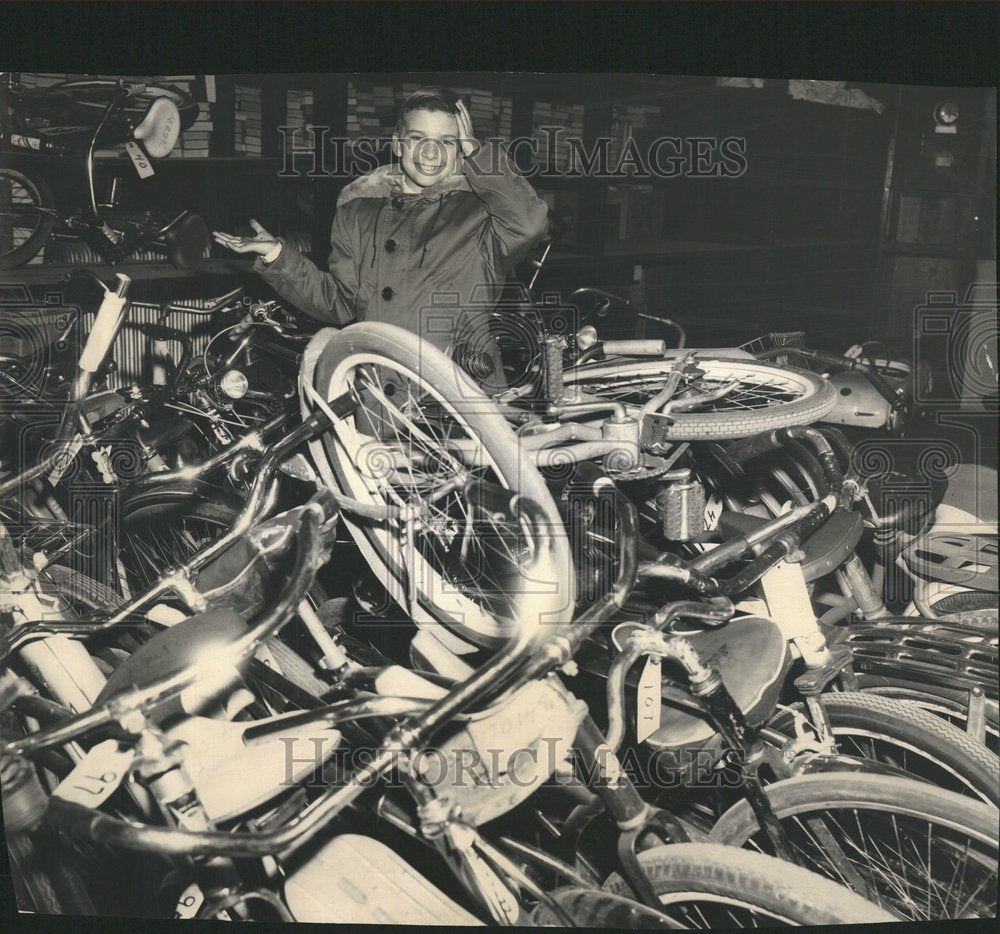 1961 Bill Arendt At Police Bicycle Auction - Historic Images