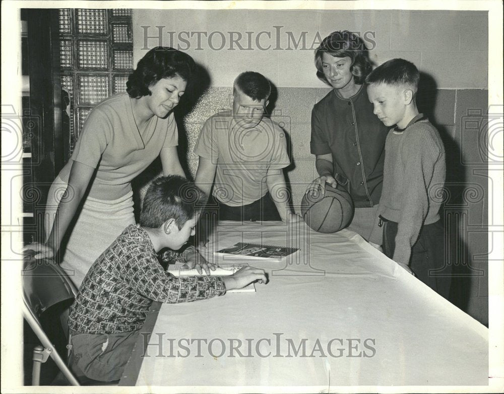 1964 Father Welfare Jackie Simmons David - Historic Images