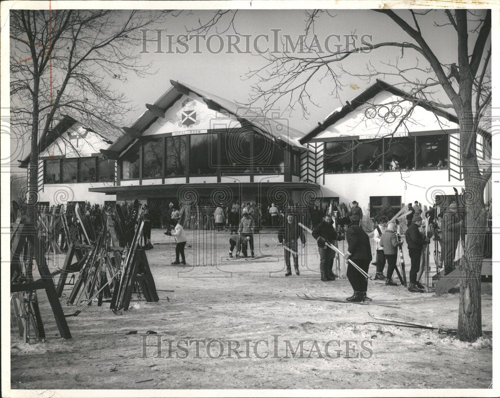 1974 People flock Resorts Day Activity - Historic Images