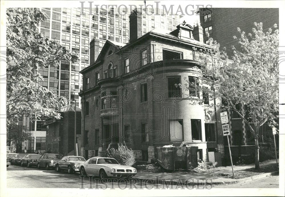 1977 Astor &amp; Scott St. South East corner - Historic Images