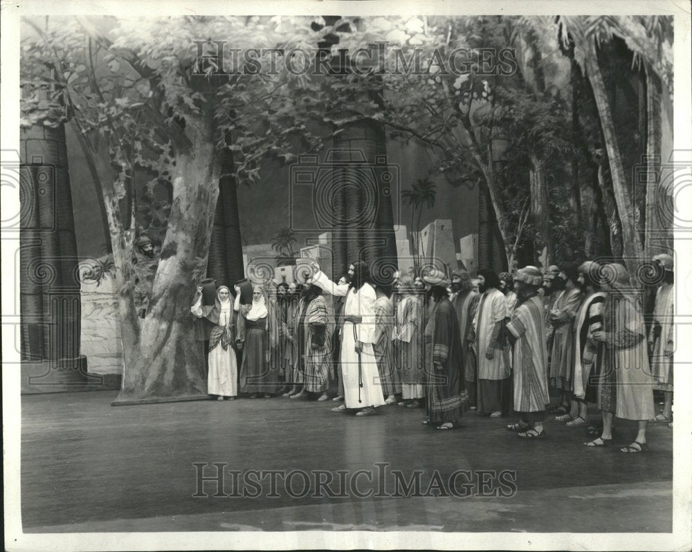 1952 City Home Dramatics Centtury Old - Historic Images