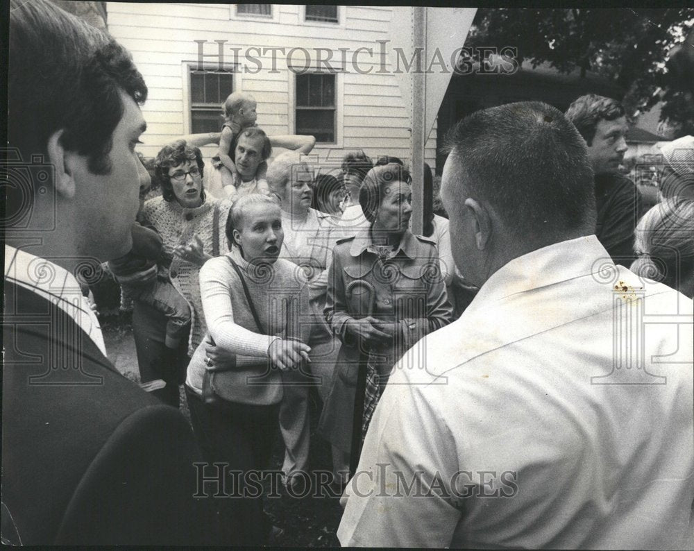 1974 Mrs Jan Paris Trees Remove Fred Howen - Historic Images