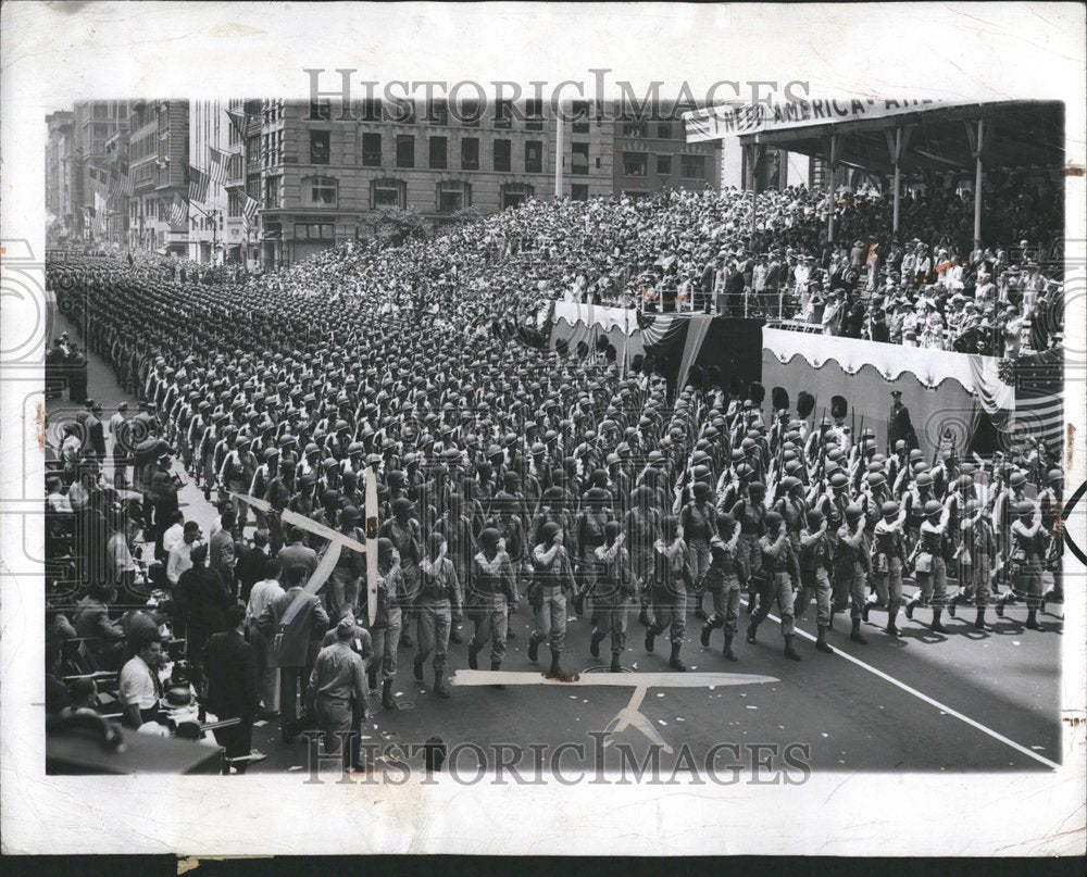 1943 Armed Services Marching - Historic Images