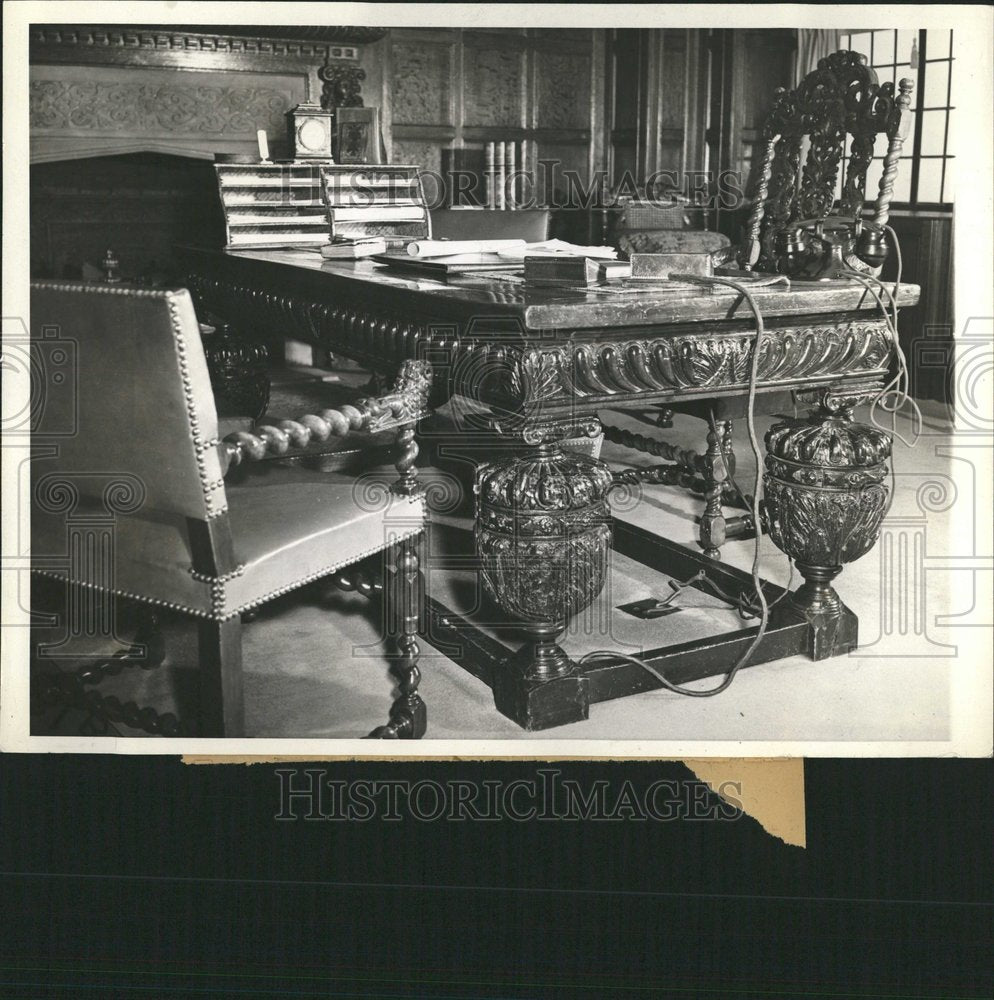 1939 Rockefeller Elizabeth Table Desk - Historic Images