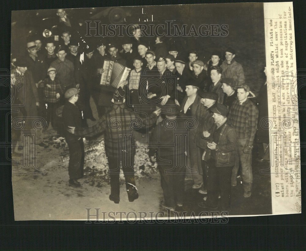 1938 Guard Plant Pickets Seized Plants - Historic Images