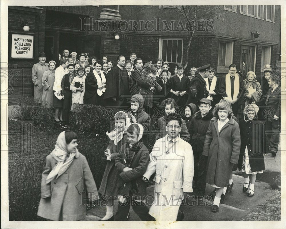 1959 Congregation Pouring Church Drill - Historic Images