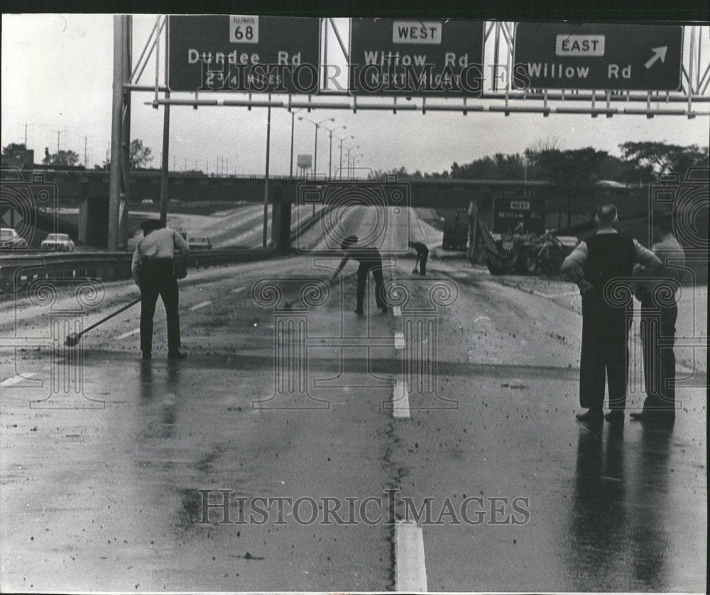 1973 State Police Bricks People Traffic - Historic Images