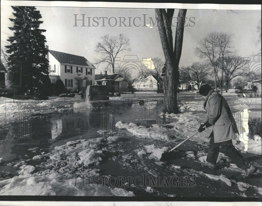 1977 Des Plaines Resident Van Bauren River - Historic Images