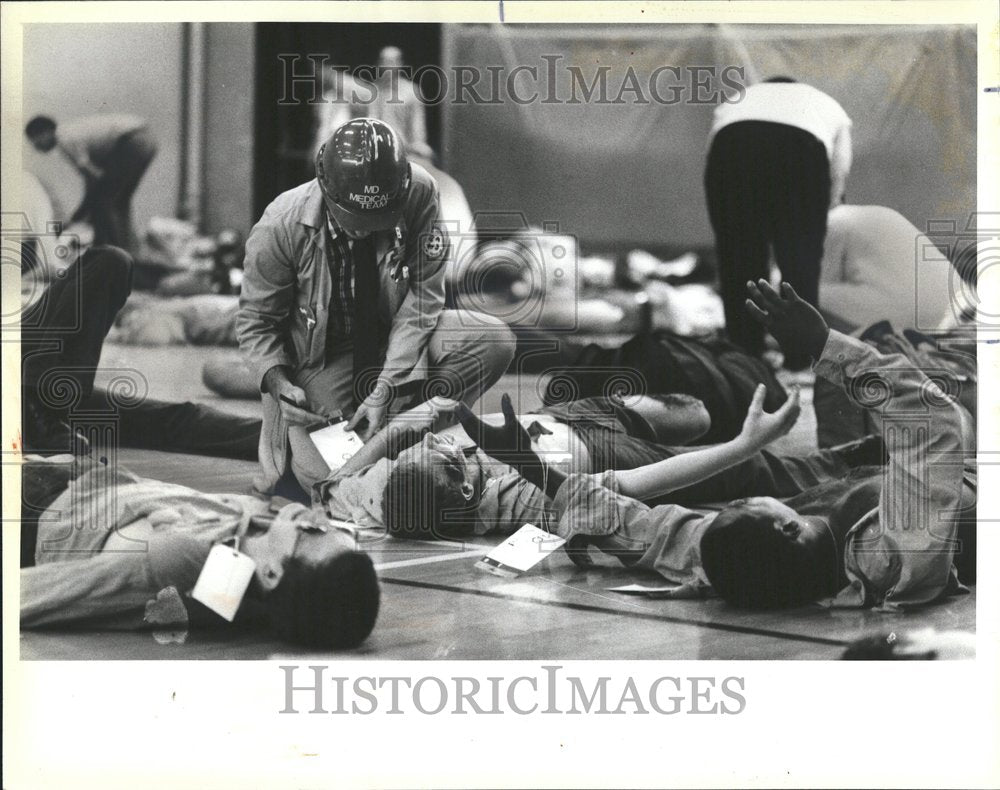1986 Hospital Emergency Room Disaster Fake - Historic Images