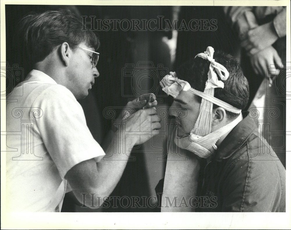 1984 Patrick O Neil Bandages Ron Gigenthal - Historic Images