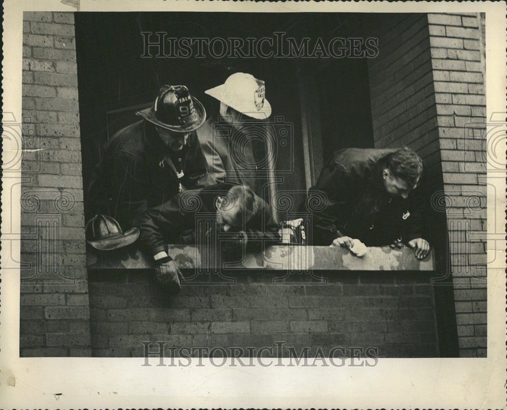 1954 Two Firemen Two Alaram Smoke Washimgto - Historic Images