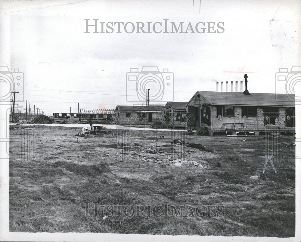 1946 Veterans Housing Proyech FoaBarracks - Historic Images