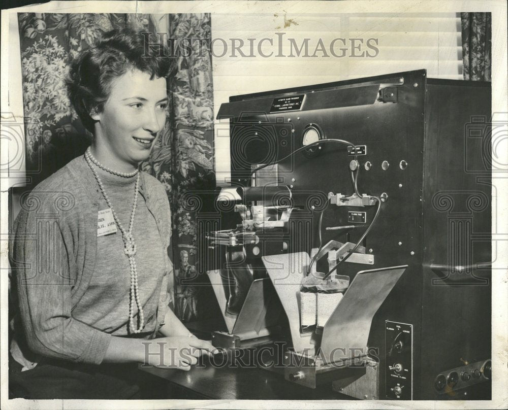 1955 Grace Hansen Lake Wood Automatic - Historic Images