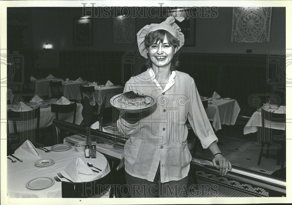 1982 Step by step quiche. - Historic Images