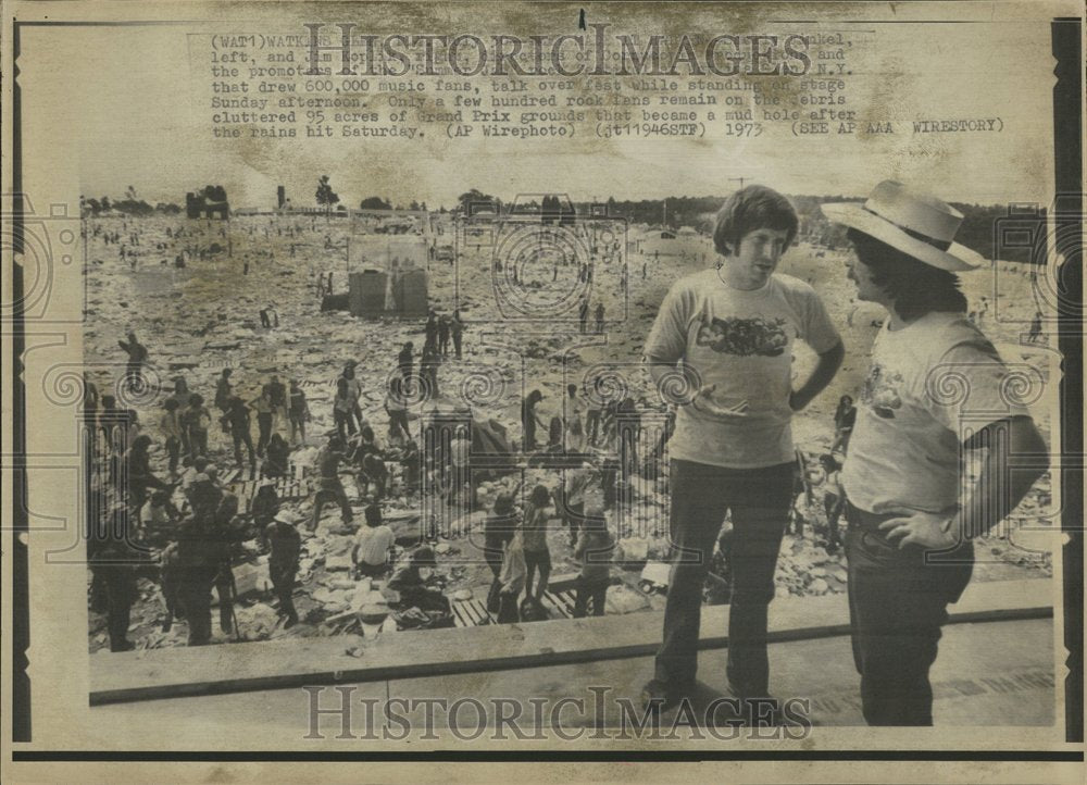 1973 Mountains of Trash at Music Festival - Historic Images