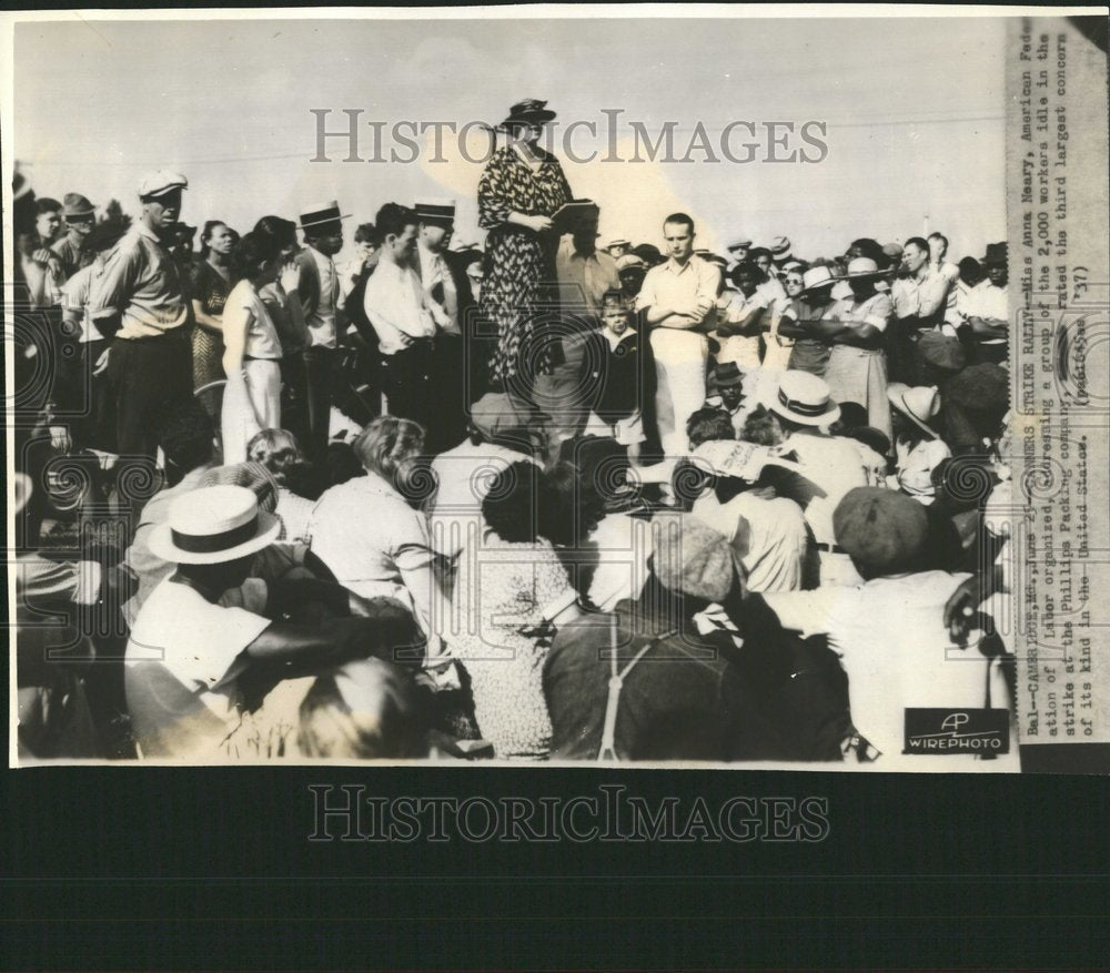 1970 Packing Company Workers On Strike - Historic Images