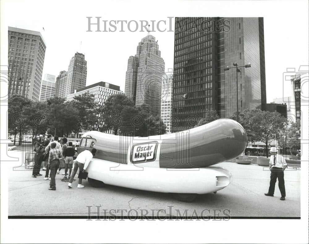 1987 Oscar Mauer Wienermobile - Historic Images