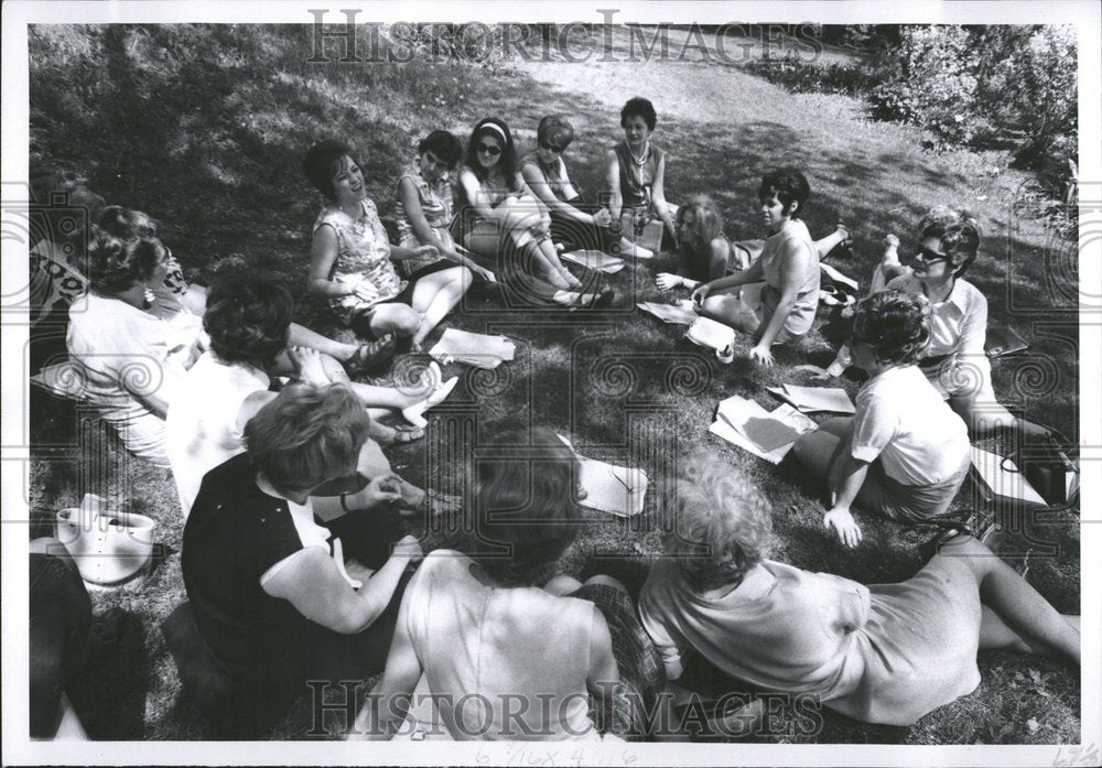 1970 Female Students Oakland University - Historic Images