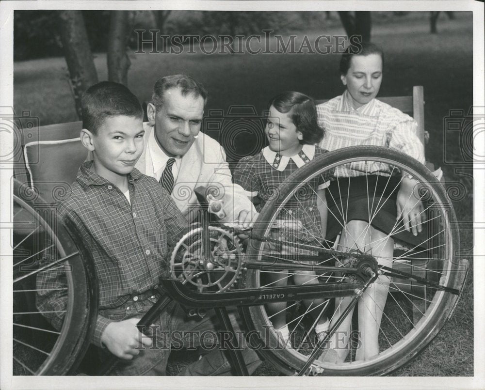 1956 Dr. Sara Dubo Children Livonia - Historic Images